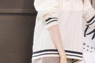 BoBoSocks袜啵啵 – 如果小甜豆的OL装也能说话，那一定是在邀请你下载图库，别犹豫了！