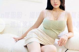 Feilin嗲囡囡 – 姗姗就打奥特曼展示瑜伽美图——透过这组图，我也想蓬勃发展了，虽然我可能做不到。