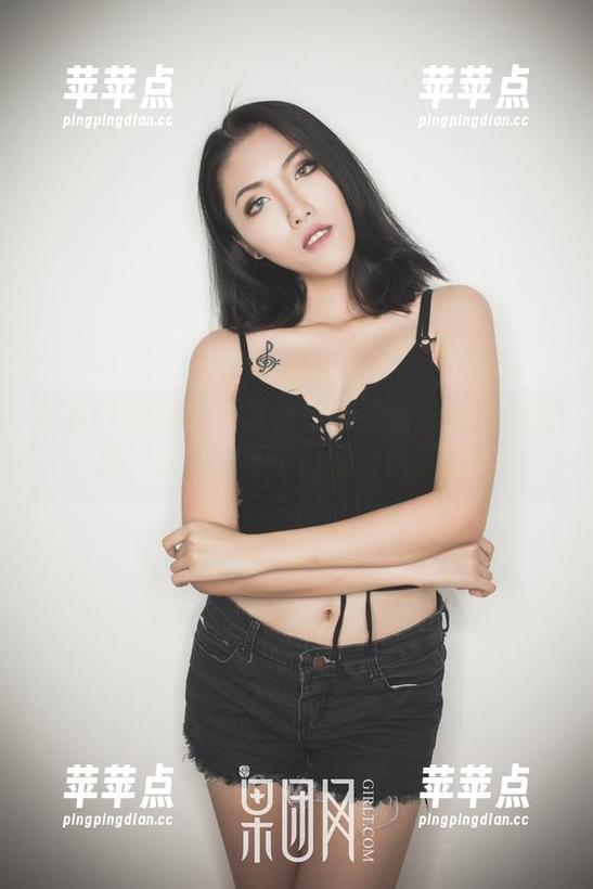 GIRLT果团网 - 写真里的周妍希：皮衣定律，永远出不了门的终极装备！