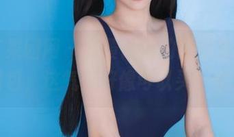 GIRLT果团网 – 看黄歆苑的黑色私拍，别说图包，这气氛好像可以买一整套！