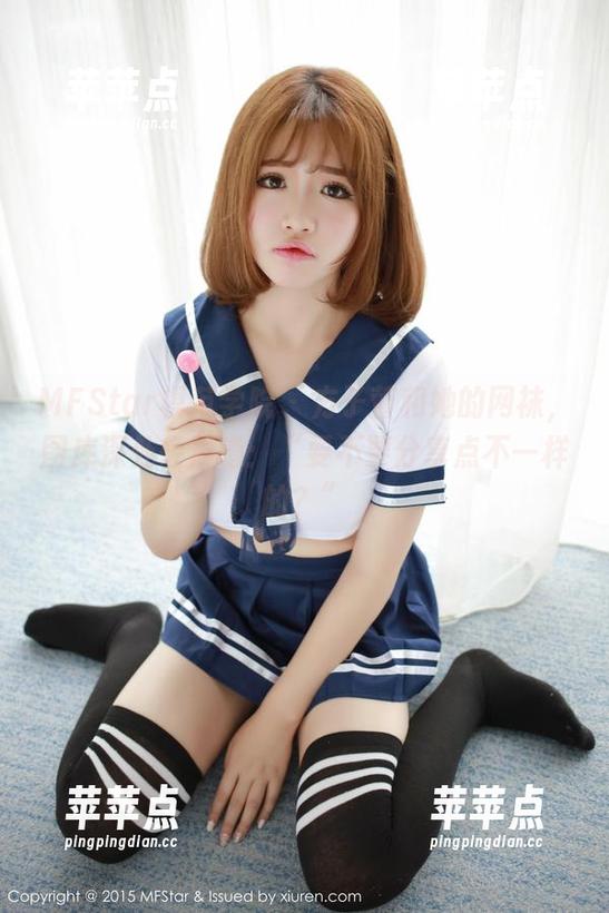 MFStar模范学院 - 方子萱和她的网袜，图库深处轻声道：“要不要分享点不一样的？”