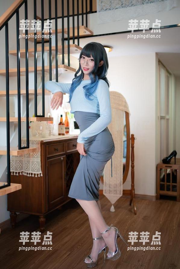 Money冷冷 Money冷冷的新表演,高叉女仆在线图集,激发了我不少有趣的想法