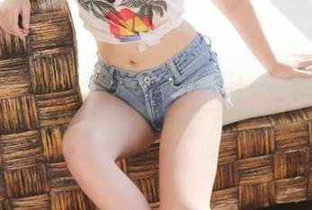 MyGirl美媛馆 – 薛琪琪sandy的修女风写真，照片里的温柔与叛逆交织在一起。