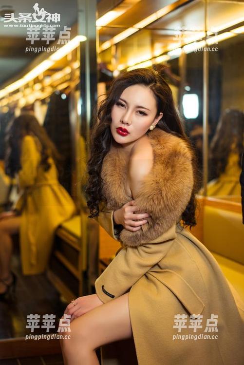 TouTiao头条女神 - 萌琪琪的白衣反射：看得我都想卧槽，这福利真有料！
