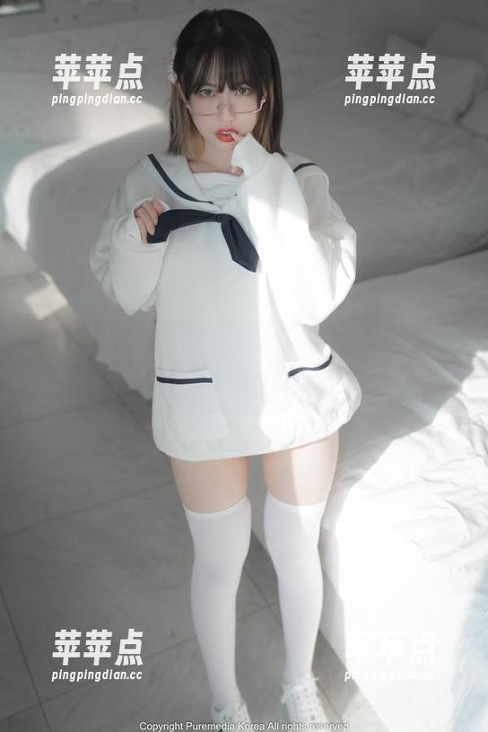 Uhye(이유혜)的写真，乍一看平淡无奇，但‘PureMedia’的深度让我停不下来