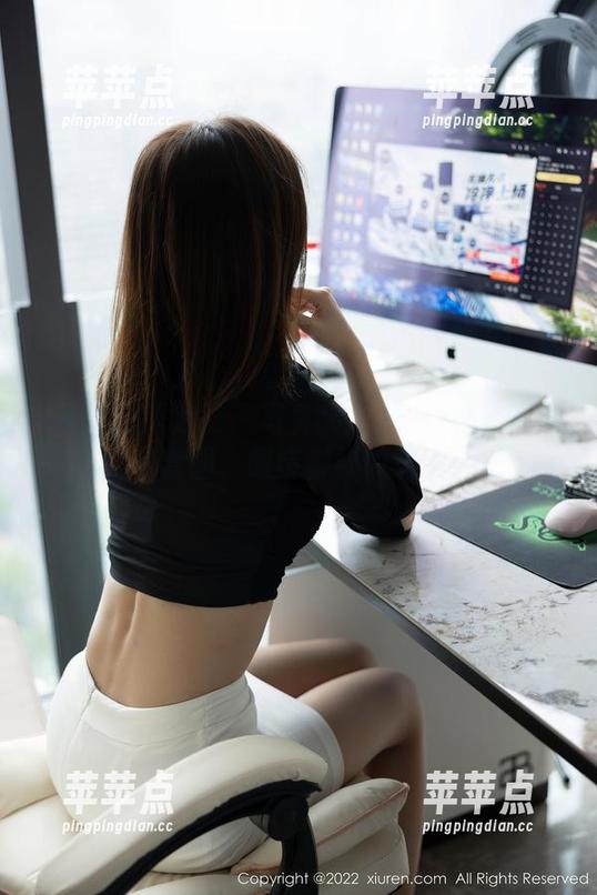 Xiuren秀人网 - 写真大作战：z杯悠悠的JK套图，眼睛都快闪瞎了！