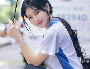 Xiuren秀人网 – 可乐Vicky沙滩漫步：资源与海风的戏谑交织