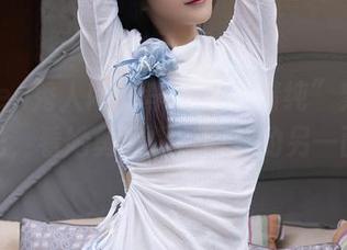 Xiuren秀人网 – 李丽莎“清纯”穿梭无圣光，看她勇敢探索图片的另一面！