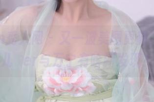 Xiuren秀人网 – 又一波美图更新，这次玥儿玥er与万宁有啥新发现？