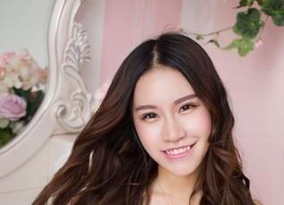 YouWu尤物馆 – 姑且称之为FoxYini孟狐狸的长腿写真集，分享给你，细究腿部线条，难以自拔啊。