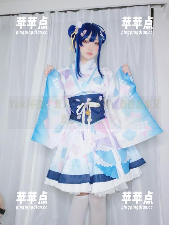 Yuki亭的“双人”写真原图，意图隐秘又直白的表达。