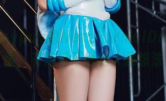 唉，puypuy的NeroFormalDress套图，有点看不懂的大胆想法