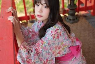 镂空合集里，wuyo(우요)展示出了无法言喻的真实和虚幻交错，满分的想象空间！
