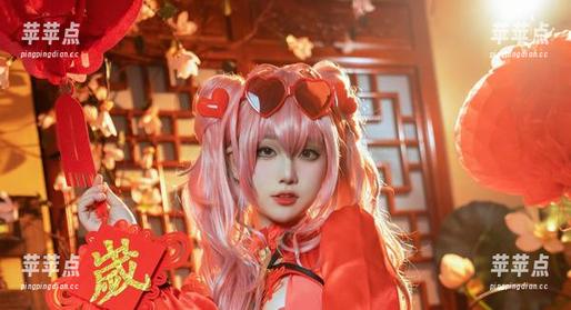 七七娜娜子：一组写真，足球场上禁忌的修女