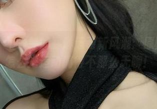 微密圈 – 不爱笑的赛琳运动新风潮：原图展示她怎么把运动搞得不那么无聊！