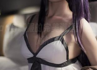 九曲Jean与制服的完美邂逅：私拍中的小尴尬！