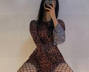 微密圈 – 别讲究啦，俏妞qiaoniuTT的束带丝袜美图就可以当壁纸用，点亮我整个手机屏！