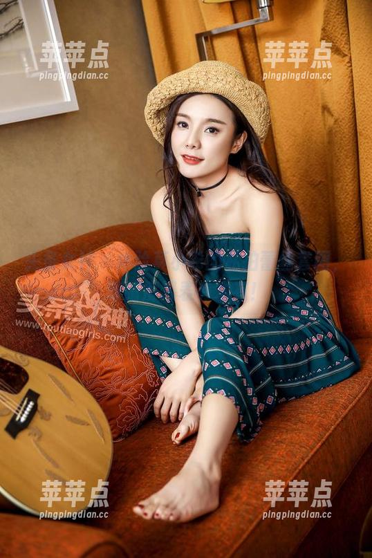 头条女神 - 体验莫小希的私拍蕾丝套图，吸睛度爆表有木有！