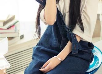 头条女神 – 一身制服，蔡楠的照片总是让人瞩目。