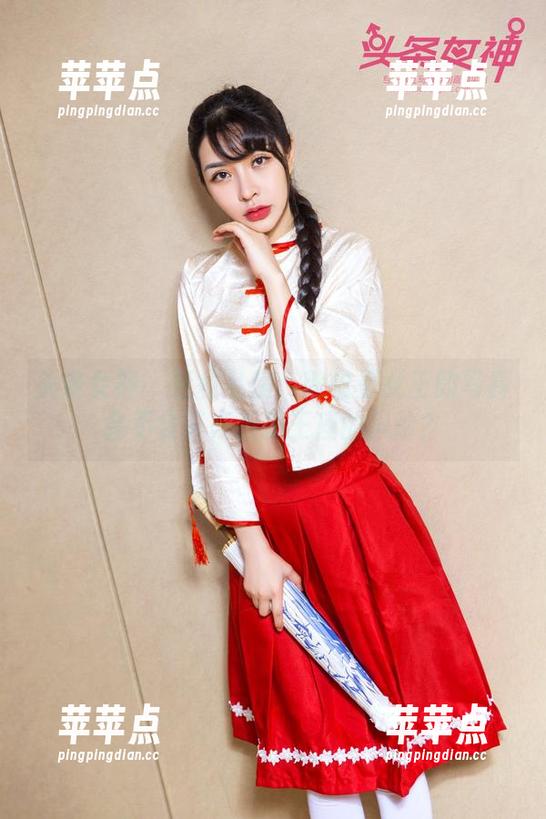 头条女神 - 轻松私房：陈怡曼女王的写真会不会带来丢掉王座的风险？