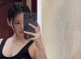 微密圈 – 原来毛衣这么好看，奶宝妹纸的最新照片，直接挑战你的审美底线呢！