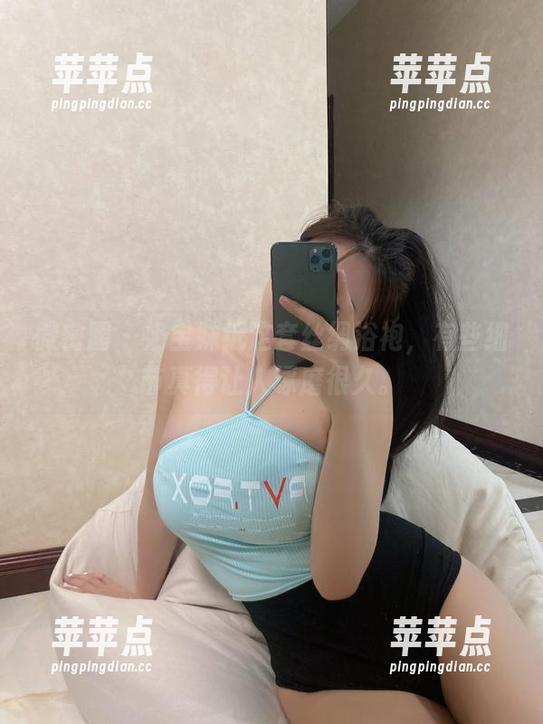 微密圈 - 奶宝妹纸这套丝绸浴袍，有些细节真得让人琢磨很久。