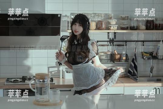 奶桃桃的日系百合写真，明明就是对少女心的又一次“崩塌”尝试。
