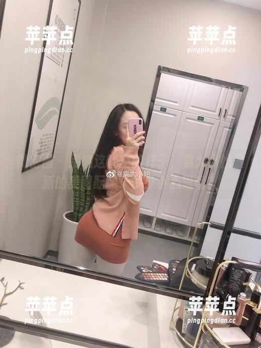 宸大小姐 微密圈 - 别瞧这镂空的样子,宸大小姐最新的美图酝酿了多少小心思呢?