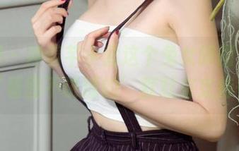 尤果网 – 冲着芊小童这个兔女郎图包，我这个‘看图不讲理的’默默来支持一下！
