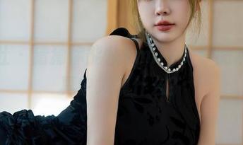 星颜社 – 猜猜你能从Emily尹菲的护士写真中发现什么？
