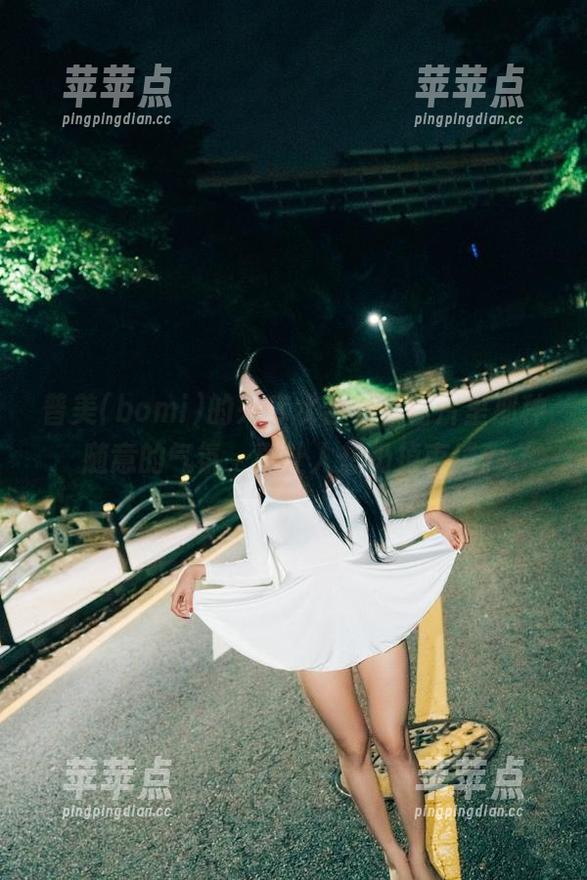 普美(bomi)的死库水合集，图片里那种随意的气氛，真让人想扔掉束缚。