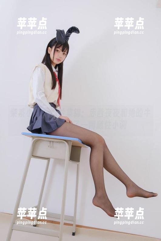 柴系小乖 - 图片集锦：赤西夜夜和她的牛仔裤，演绎了一阙随性小调
