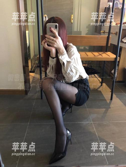 微密圈 - 梦里一只喵全套吊带写真——这不是广告，但我愿意帮她打广告！