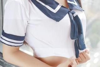 模范学院 – 任莹樱的户外作品——草地上的小奔跑和我有关吗？