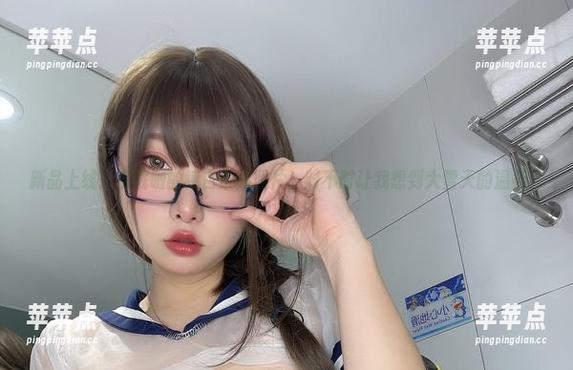 新品上线！次屁啦的纯白系列照片，时不时让我想到大雪天的温柔。