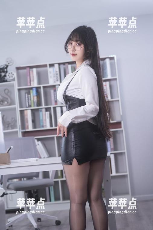 浅安安的泳装全套，夏天的味道好像又回来了？真让人怀念啊。