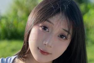 看了浅安安的高清巨峰葡萄壁纸，我的口水都快把屏幕淹了。