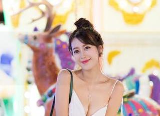 爱蜜社 – 逗逗doudou的私房作品，裸足的释然与叛逆？