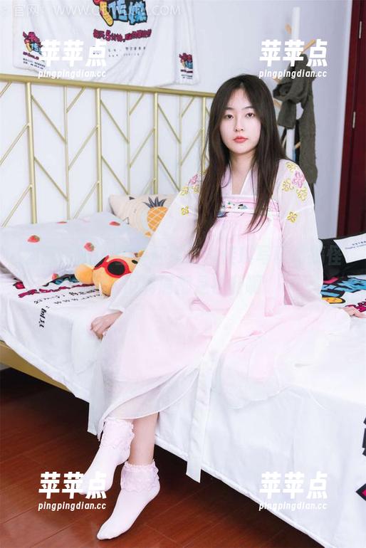 物恋传媒 - 星星灯舞动，佳琪写真虽搞怪，但满满都是福利啊