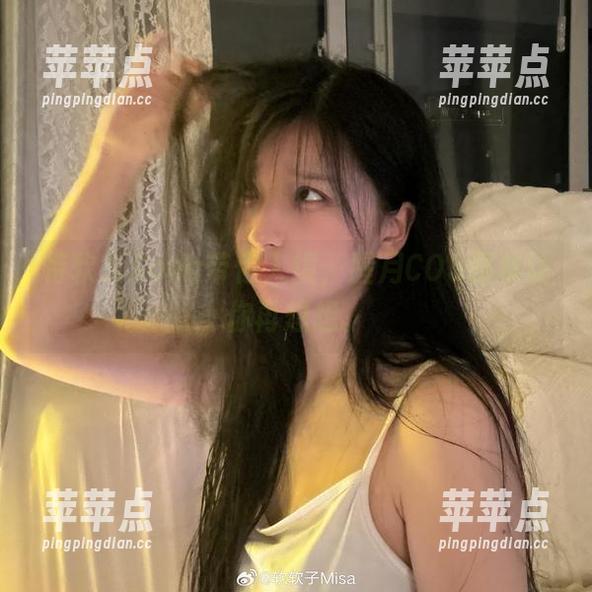 特软儿Sona带你入境，腥月COS图集让你再想想。