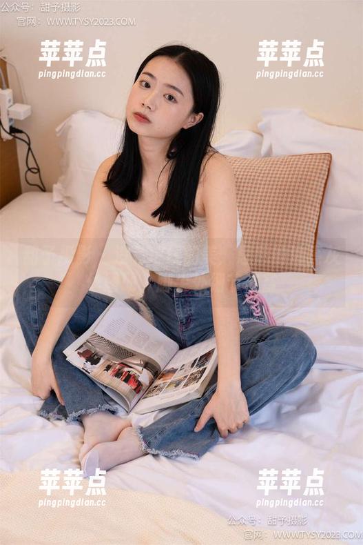 甜予摄影 - 没有底线的美：思思的油亮灰丝图册，脚尖处细节丰富