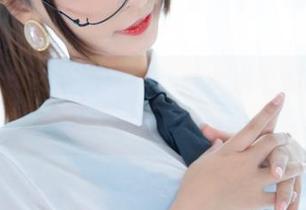 神乐坂真冬系列精选：修女也能时髦出道，图库里不全是黑白的经典！