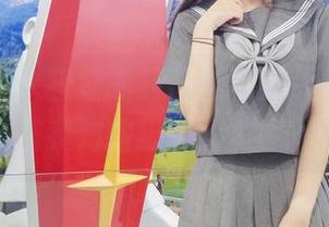 这组神探火狸狸的夏日定制图片，能否打破我对缤纷的认知呢？