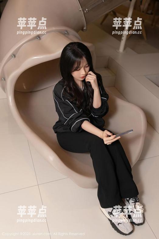 秀人网 - 短裤原图：当FoxYini孟狐狸与大自然碰撞出的那点小火花…