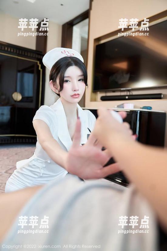 秀人网 - 皮衣不只是叛逆，娜露selena全集写真中还有优雅的另一面！