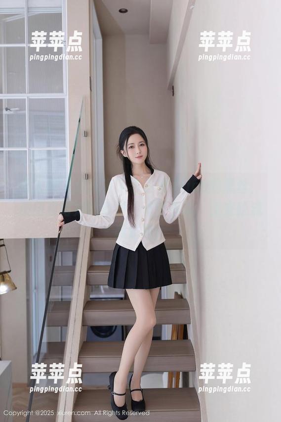 秀人网 - 自从有了容容容Alice的黑丝，原图变得如此重要，资源多多，快来轮流轰炸吧！