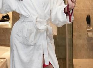 秀人网 – 是小逗逗巴厘岛旅拍：原图看着没啥，照片却像骗人一样美
