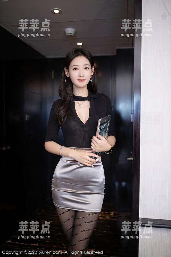 秀人网 - 写真中，王馨瑶yanni和黑色有种说不清的默契，太有趣了吧。