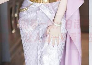 秀人网 – 私拍的每一帧：白诗雅和她的连衣裙，让人想一直看下去