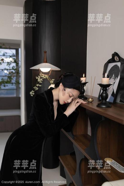 秀人网 - 女神西希白兔，作品集高清得好像在追星